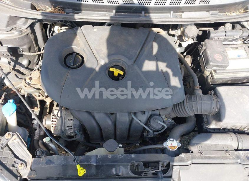 Photo 10 of 2013 Hyundai Elantra GLS (VIN 5NPDH4AE3DH293638)