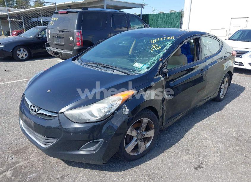 Photo 2 of 2013 Hyundai Elantra GLS (VIN 5NPDH4AE3DH293638)