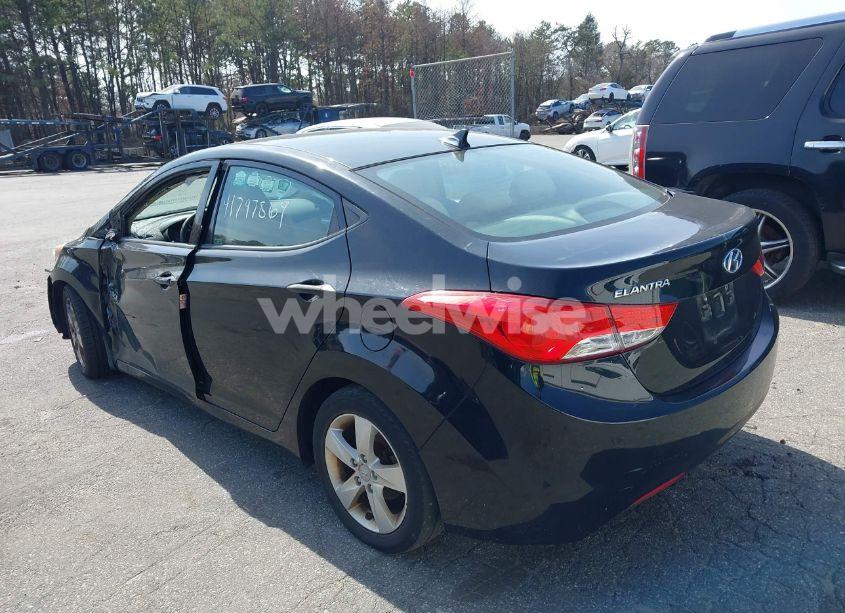 Photo 3 of 2013 Hyundai Elantra GLS (VIN 5NPDH4AE3DH293638)