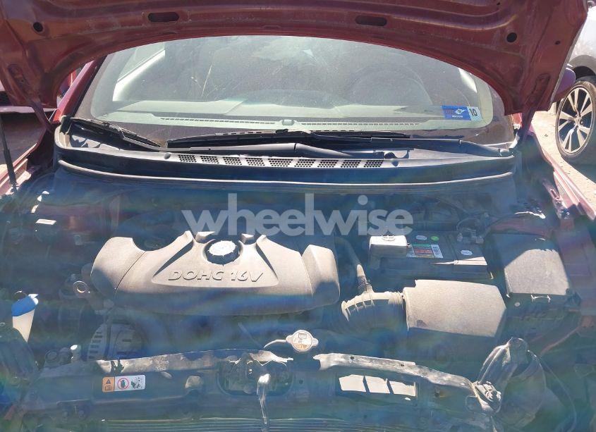 Photo 10 of 2013 Hyundai Elantra GLS (VIN 5NPDH4AE3DH311328)