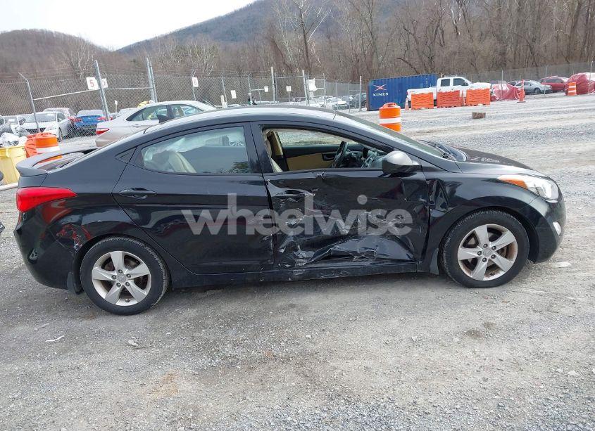 Photo 13 of 2013 Hyundai Elantra GLS (VIN 5NPDH4AE3DH311698)