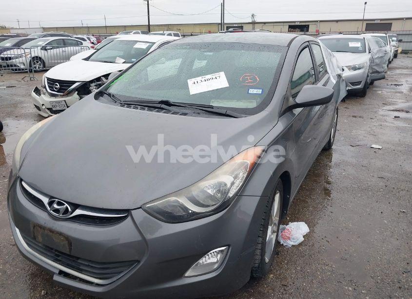 Photo 2 of 2013 Hyundai Elantra GLS (VIN 5NPDH4AE3DH314388)