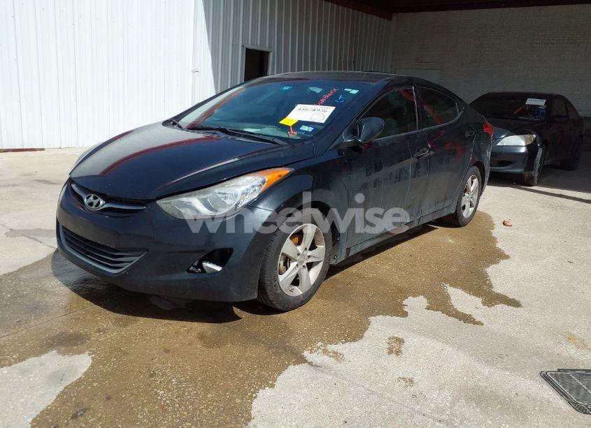Photo 2 of 2013 Hyundai Elantra GLS (VIN 5NPDH4AE3DH319803)