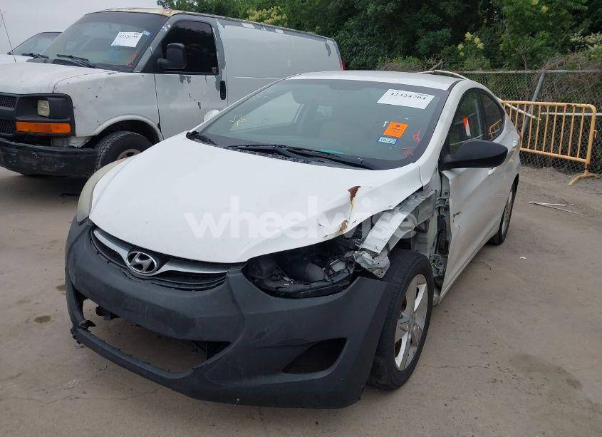 Photo 6 of 2013 Hyundai Elantra GLS (VIN 5NPDH4AE3DH343521)