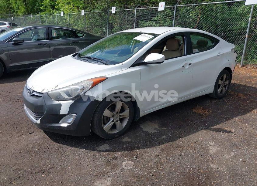 Photo 2 of 2013 Hyundai Elantra GLS (VIN 5NPDH4AE3DH349870)