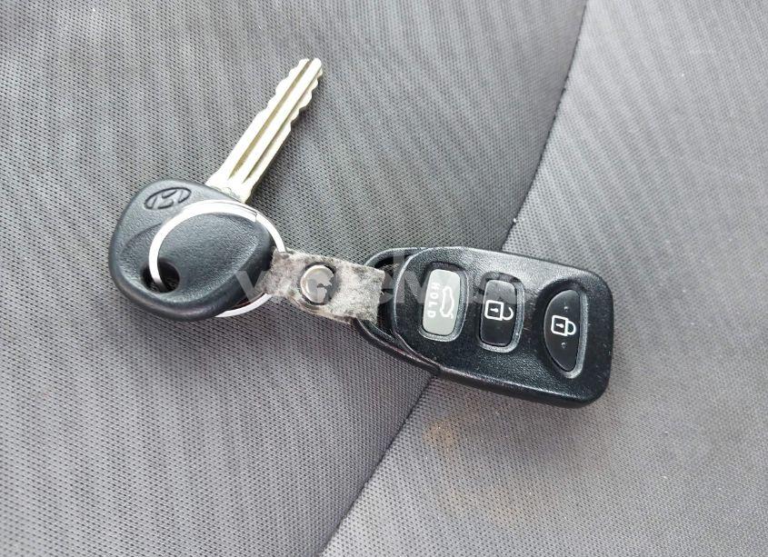 Photo 11 of 2013 Hyundai Elantra GLS (VIN 5NPDH4AE3DH358987)