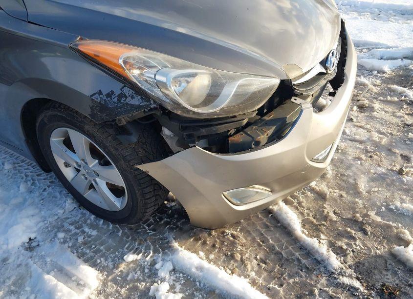 Photo 12 of 2013 Hyundai Elantra GLS (VIN 5NPDH4AE3DH372274)