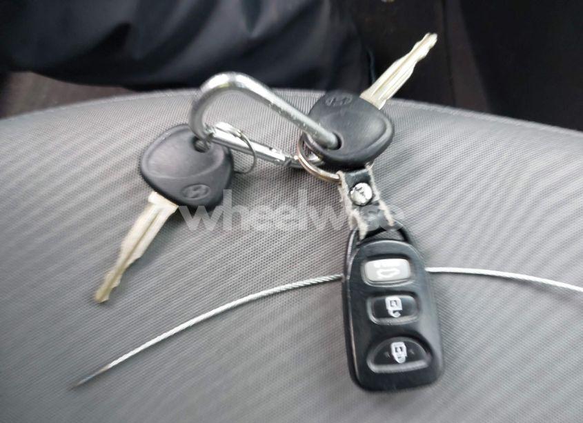 Photo 11 of 2013 Hyundai Elantra GLS (VIN 5NPDH4AE3DH381816)