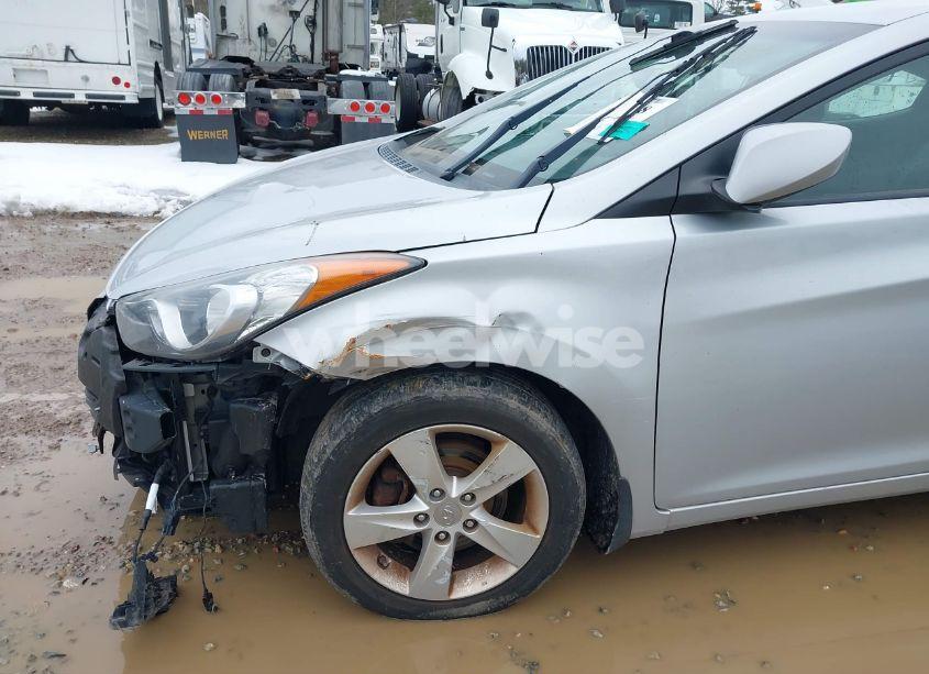 Photo 12 of 2013 Hyundai Elantra GLS (VIN 5NPDH4AE3DH381816)