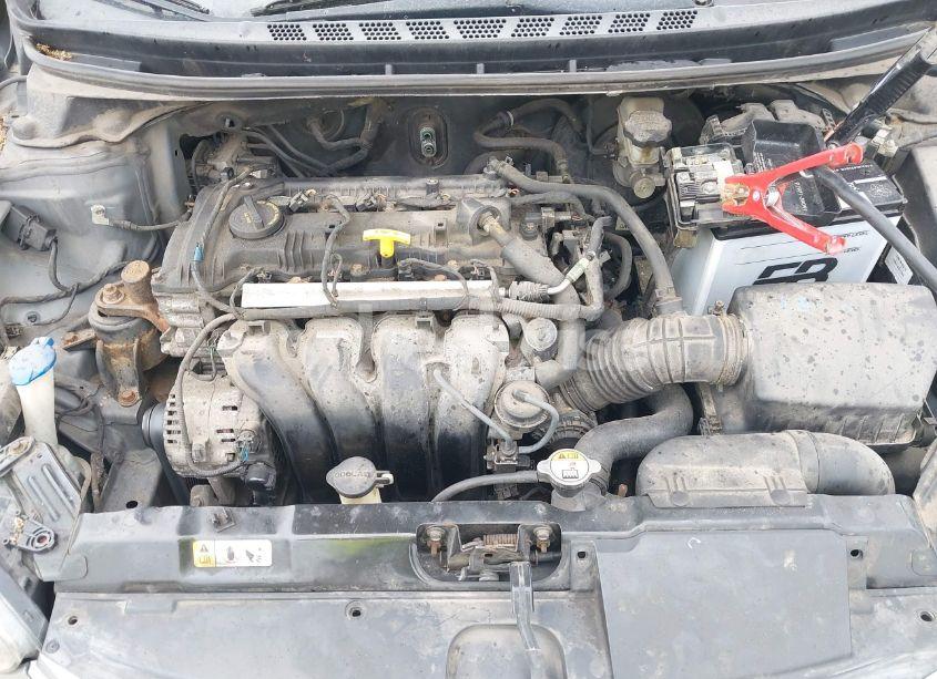 Photo 10 of 2013 Hyundai Elantra GLS (VIN 5NPDH4AE3DH388605)