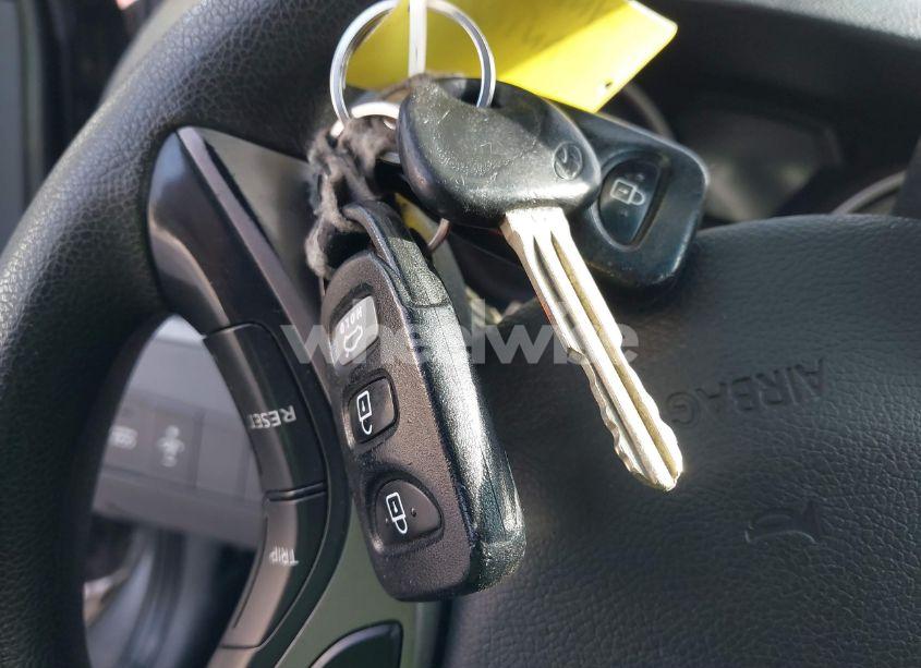 Photo 11 of 2013 Hyundai Elantra GLS (VIN 5NPDH4AE3DH389043)