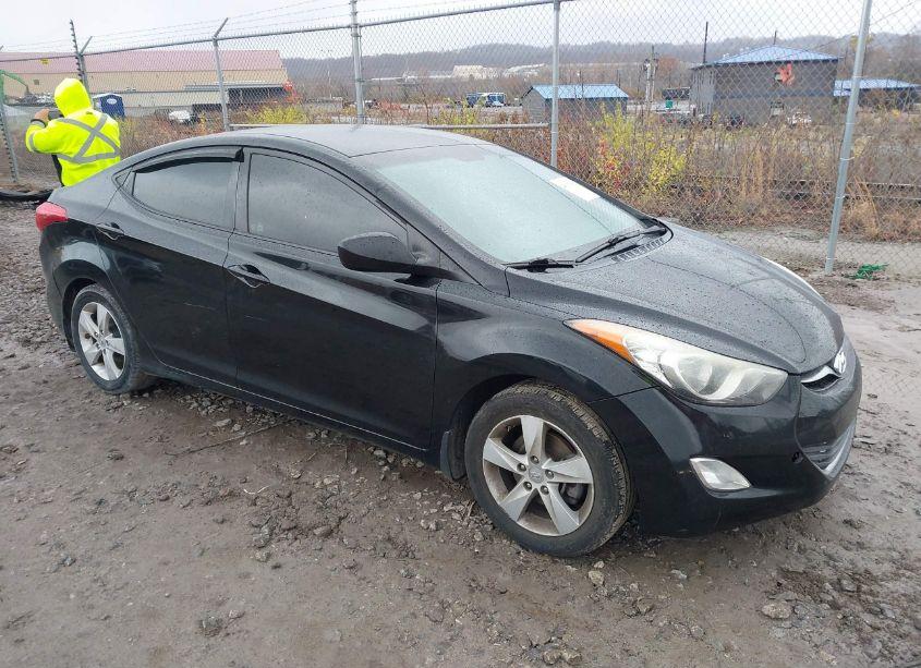 2013 Hyundai Elantra GLS (VIN 5NPDH4AE3DH406553) main photo