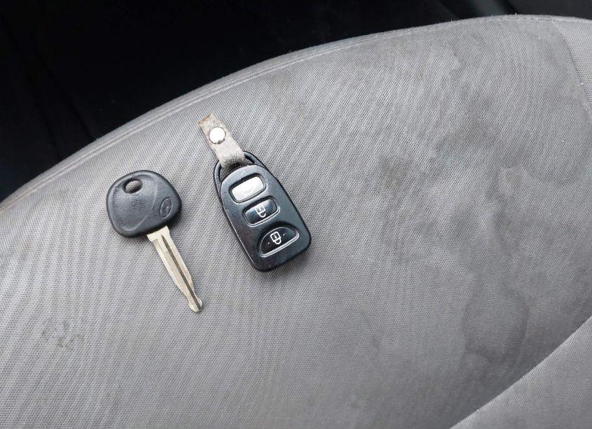 Photo 11 of 2013 Hyundai Elantra GLS (VIN 5NPDH4AE3DH406553)