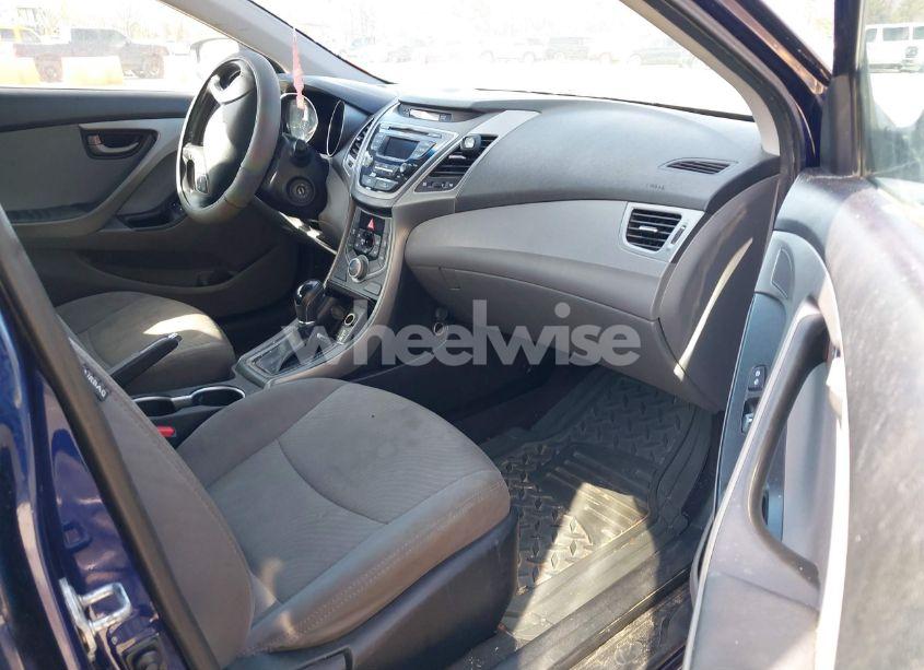 Photo 5 of 2014 Hyundai Elantra SE (VIN 5NPDH4AE3EH478872)