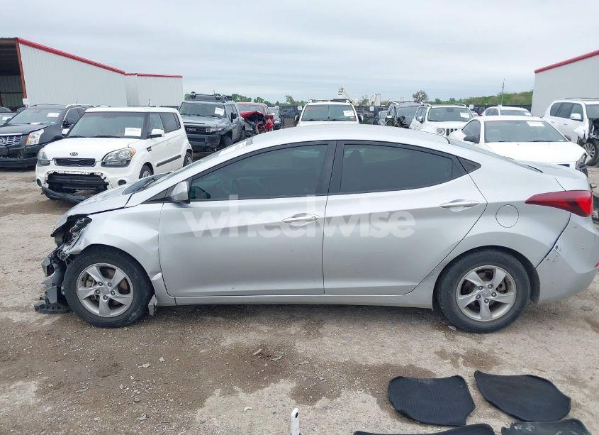 Photo 14 of 2014 Hyundai Elantra SE (VIN 5NPDH4AE3EH494618)