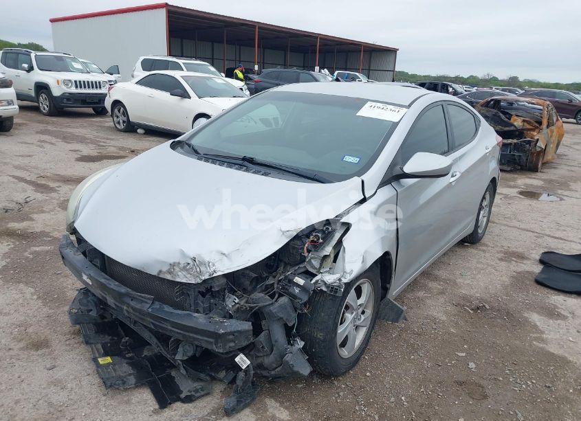 Photo 2 of 2014 Hyundai Elantra SE (VIN 5NPDH4AE3EH494618)