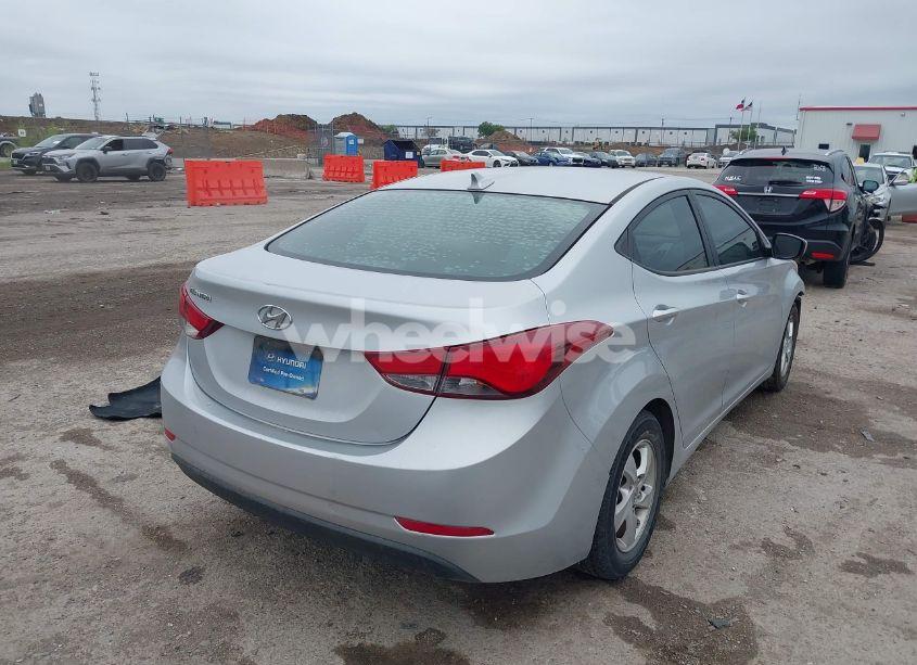Photo 4 of 2014 Hyundai Elantra SE (VIN 5NPDH4AE3EH494618)