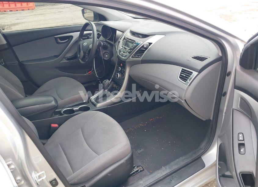 Photo 5 of 2014 Hyundai Elantra SE (VIN 5NPDH4AE3EH494618)