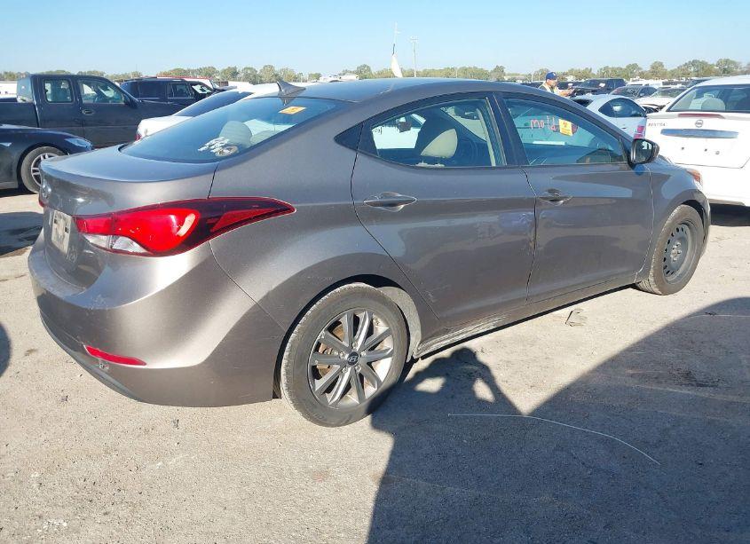 Photo 4 of 2014 Hyundai Elantra SE (VIN 5NPDH4AE3EH496272)