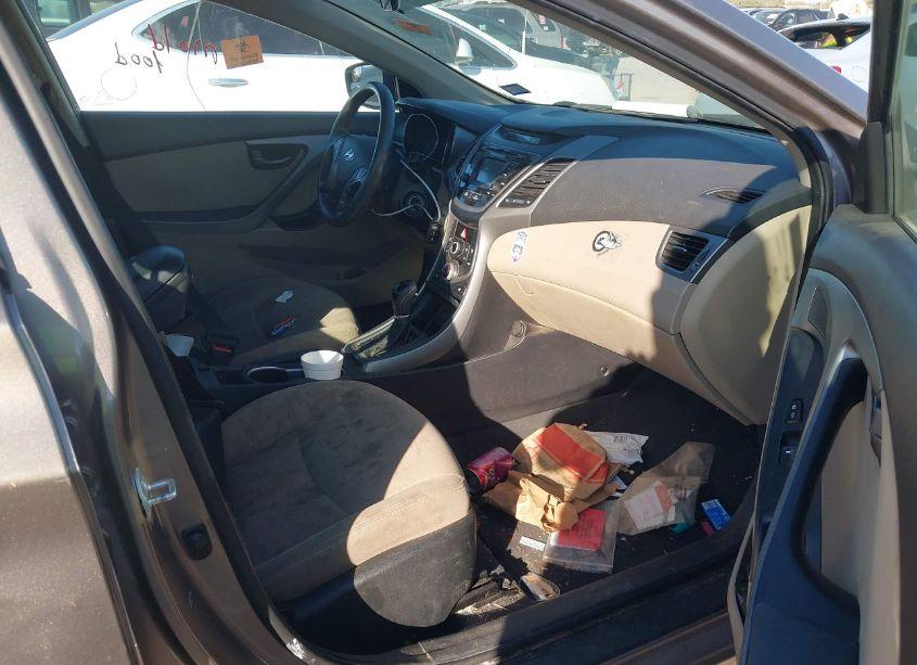 Photo 5 of 2014 Hyundai Elantra SE (VIN 5NPDH4AE3EH496272)