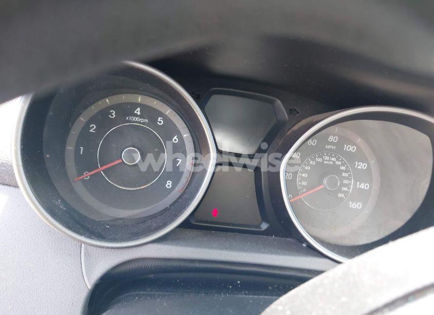 Photo 7 of 2014 Hyundai Elantra SE (VIN 5NPDH4AE3EH506007)