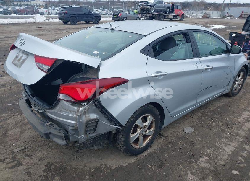Photo 4 of 2014 Hyundai Elantra SE (VIN 5NPDH4AE3EH506928)