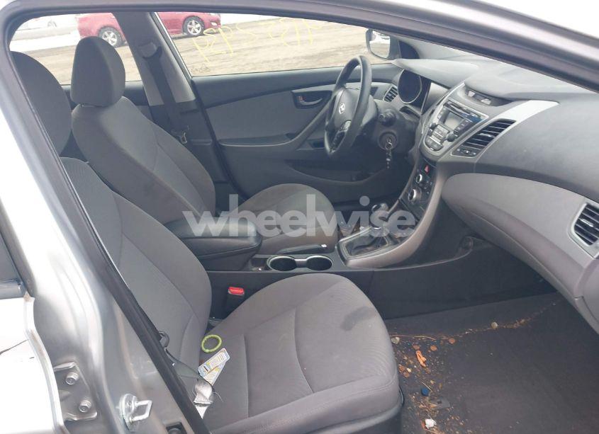 Photo 5 of 2014 Hyundai Elantra SE (VIN 5NPDH4AE3EH506928)