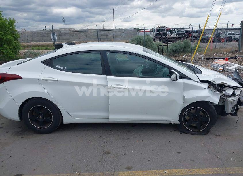 Photo 14 of 2014 Hyundai Elantra SE (VIN 5NPDH4AE3EH515757)