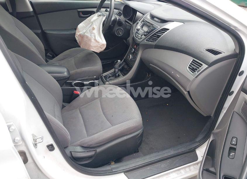Photo 5 of 2014 Hyundai Elantra SE (VIN 5NPDH4AE3EH515757)