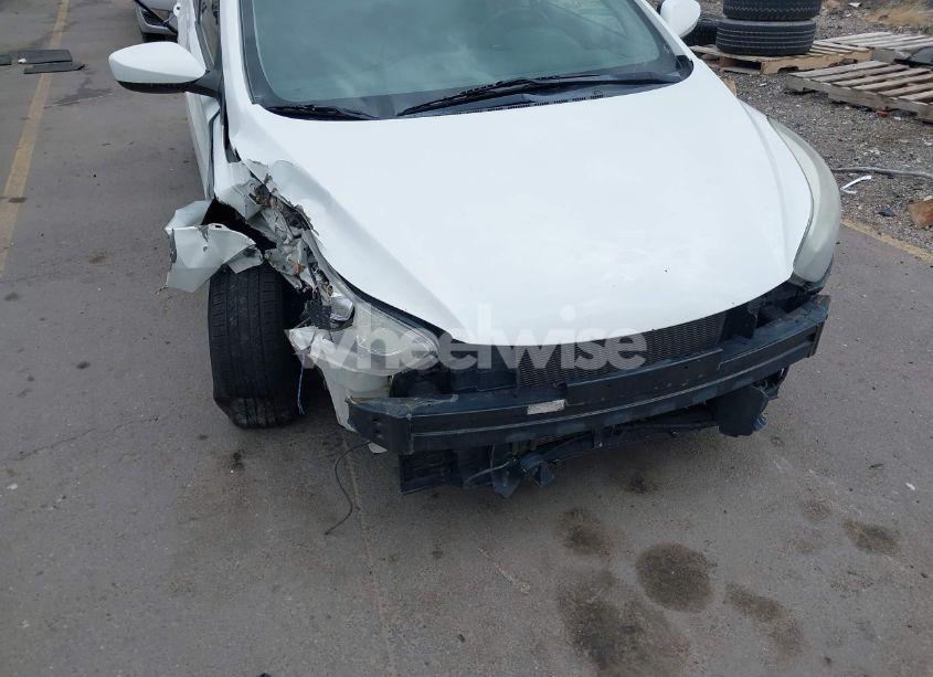 Photo 6 of 2014 Hyundai Elantra SE (VIN 5NPDH4AE3EH515757)