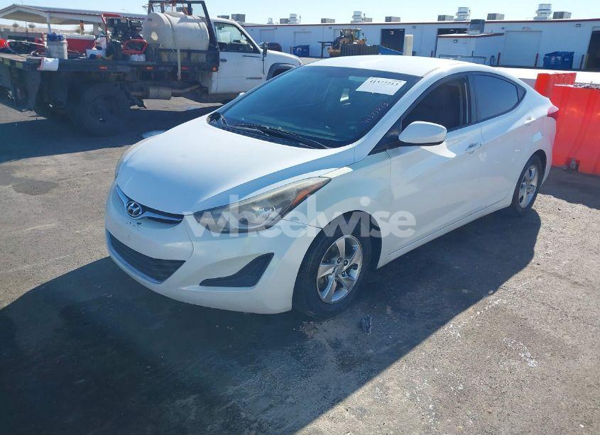 Photo 2 of 2014 Hyundai Elantra SE (VIN 5NPDH4AE3EH516648)