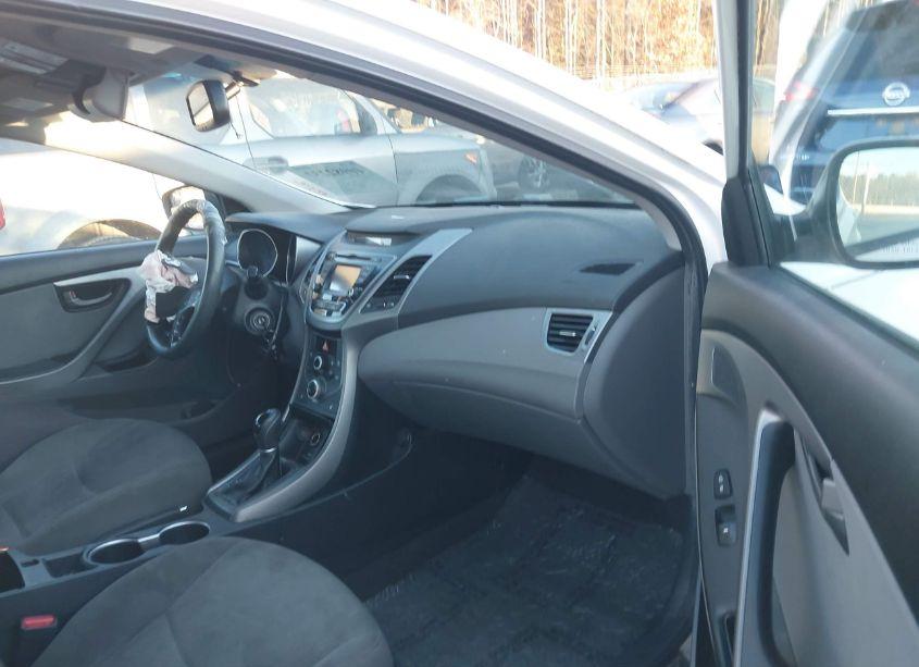 Photo 5 of 2014 Hyundai Elantra SE (VIN 5NPDH4AE3EH518254)