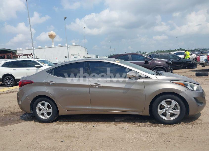 Photo 13 of 2014 Hyundai Elantra SE (VIN 5NPDH4AE3EH519825)