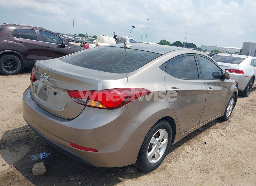 Photo 4 of 2014 Hyundai Elantra SE (VIN 5NPDH4AE3EH519825)