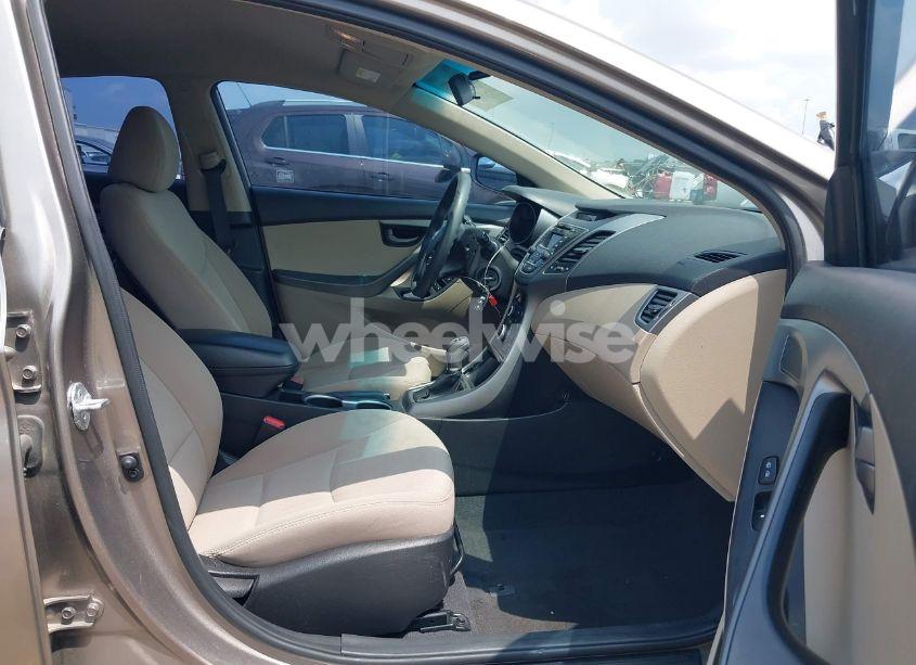 Photo 5 of 2014 Hyundai Elantra SE (VIN 5NPDH4AE3EH519825)