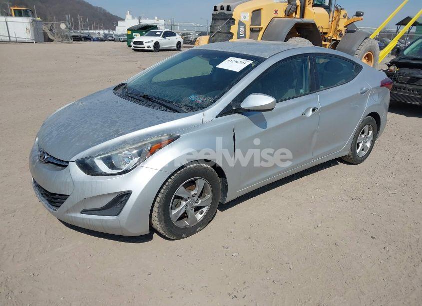 Photo 2 of 2015 Hyundai Elantra SE (VIN 5NPDH4AE3FH547495)