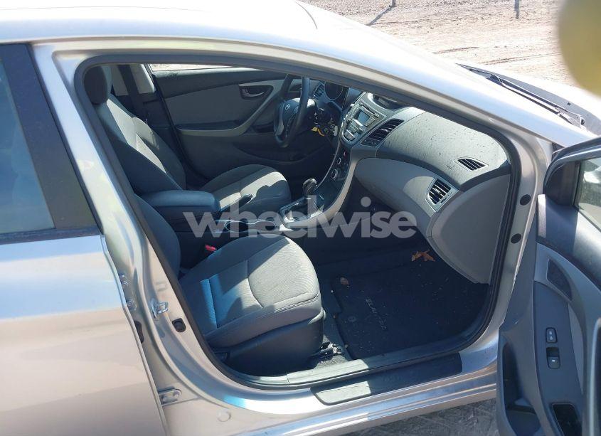 Photo 5 of 2015 Hyundai Elantra SE (VIN 5NPDH4AE3FH547495)