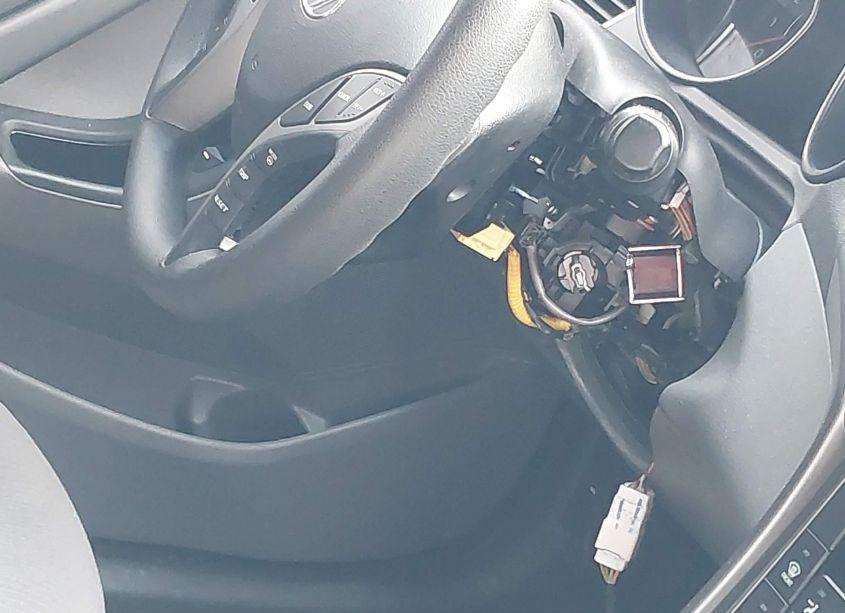 Photo 11 of 2015 Hyundai Elantra SE (VIN 5NPDH4AE3FH551045)