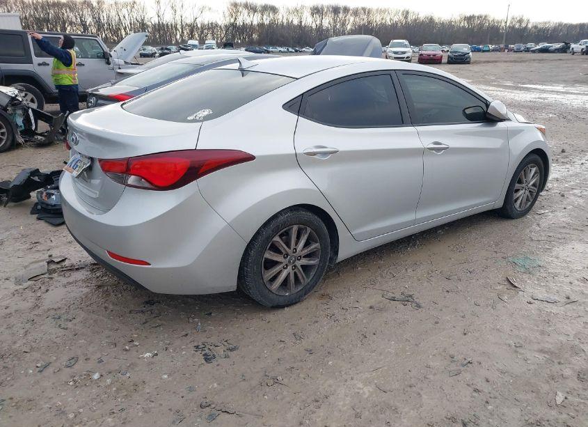 Photo 4 of 2015 Hyundai Elantra SE (VIN 5NPDH4AE3FH551045)