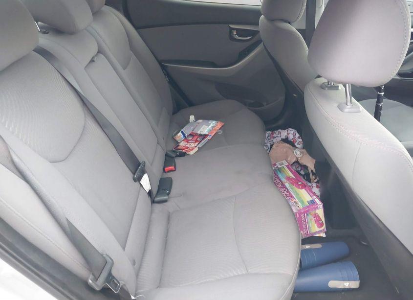 Photo 8 of 2015 Hyundai Elantra SE (VIN 5NPDH4AE3FH551045)