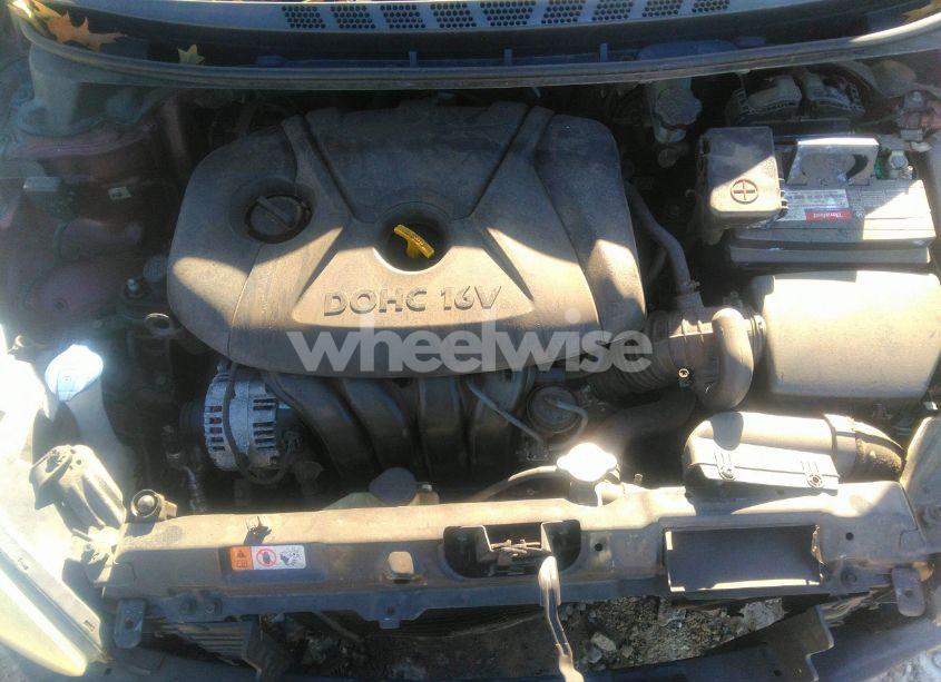 Photo 10 of 2015 Hyundai Elantra SE (VIN 5NPDH4AE3FH557072)