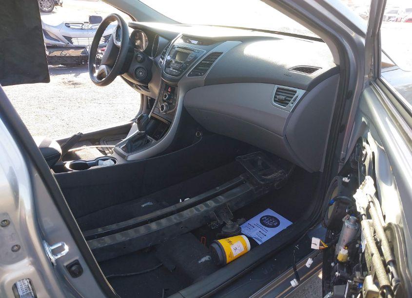 Photo 5 of 2015 Hyundai Elantra SE (VIN 5NPDH4AE3FH566001)