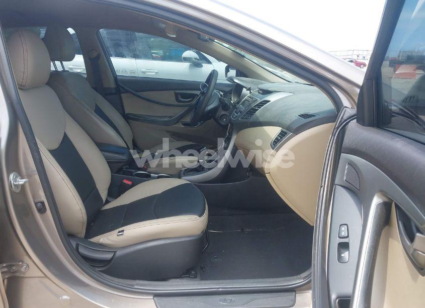 Photo 5 of 2015 Hyundai Elantra SE (VIN 5NPDH4AE3FH567553)
