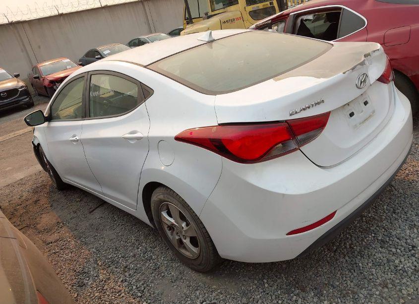Photo 3 of 2015 Hyundai Elantra SE (VIN 5NPDH4AE3FH578732)