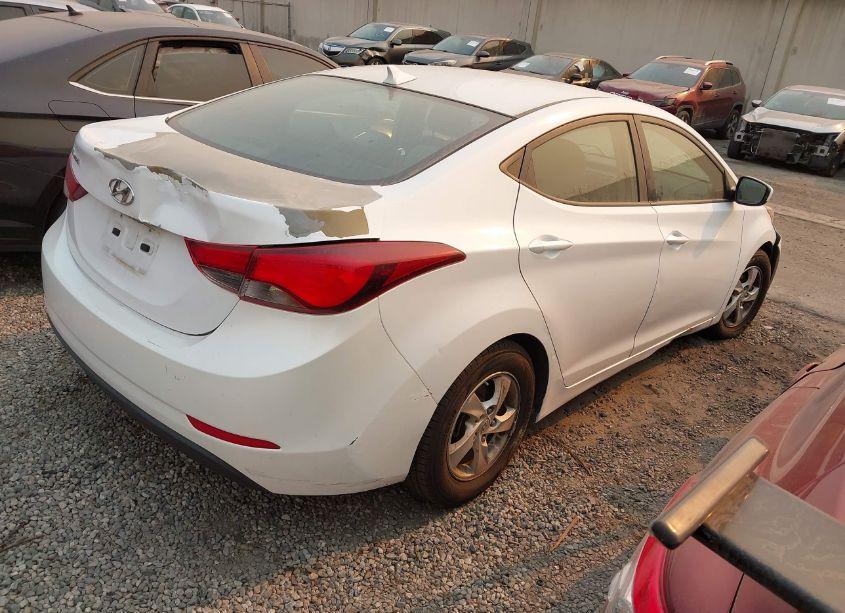 Photo 4 of 2015 Hyundai Elantra SE (VIN 5NPDH4AE3FH578732)