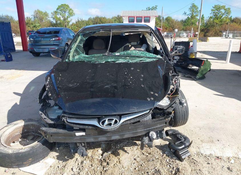 Photo 13 of 2015 Hyundai Elantra SE (VIN 5NPDH4AE3FH583090)