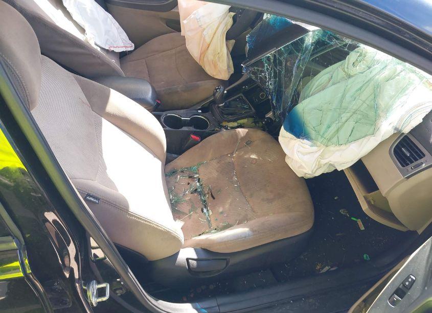 Photo 5 of 2015 Hyundai Elantra SE (VIN 5NPDH4AE3FH583090)