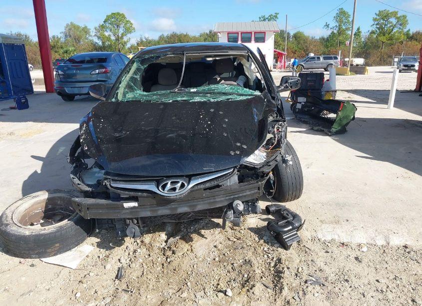 Photo 6 of 2015 Hyundai Elantra SE (VIN 5NPDH4AE3FH583090)