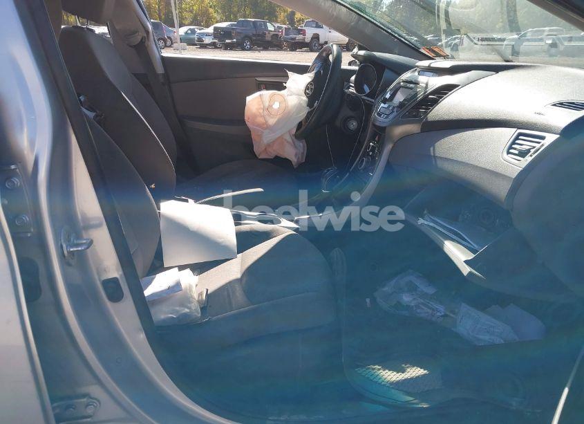 Photo 5 of 2015 Hyundai Elantra SE (VIN 5NPDH4AE3FH583364)