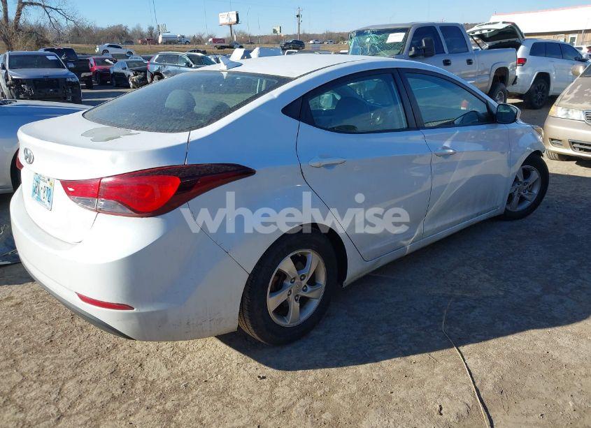 Photo 4 of 2015 Hyundai Elantra SE (VIN 5NPDH4AE3FH589987)